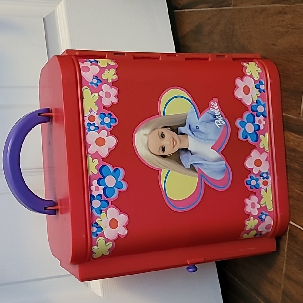 Barbie Vintage Vanity Closet - Picture 3 of 13